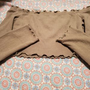 Long sleeve crop top